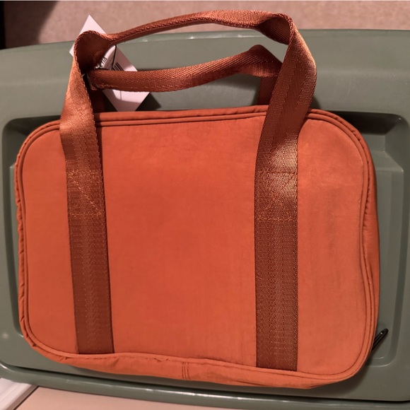 Zyia Butterscotch Access Toiletry Bag NWT - Picture 4 of 4